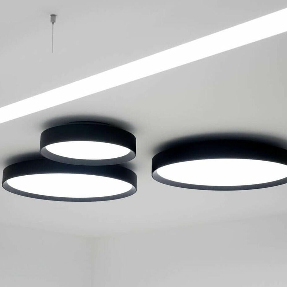 Großraumbüro Dachgeschoss Ausbau Beleuchtung Design